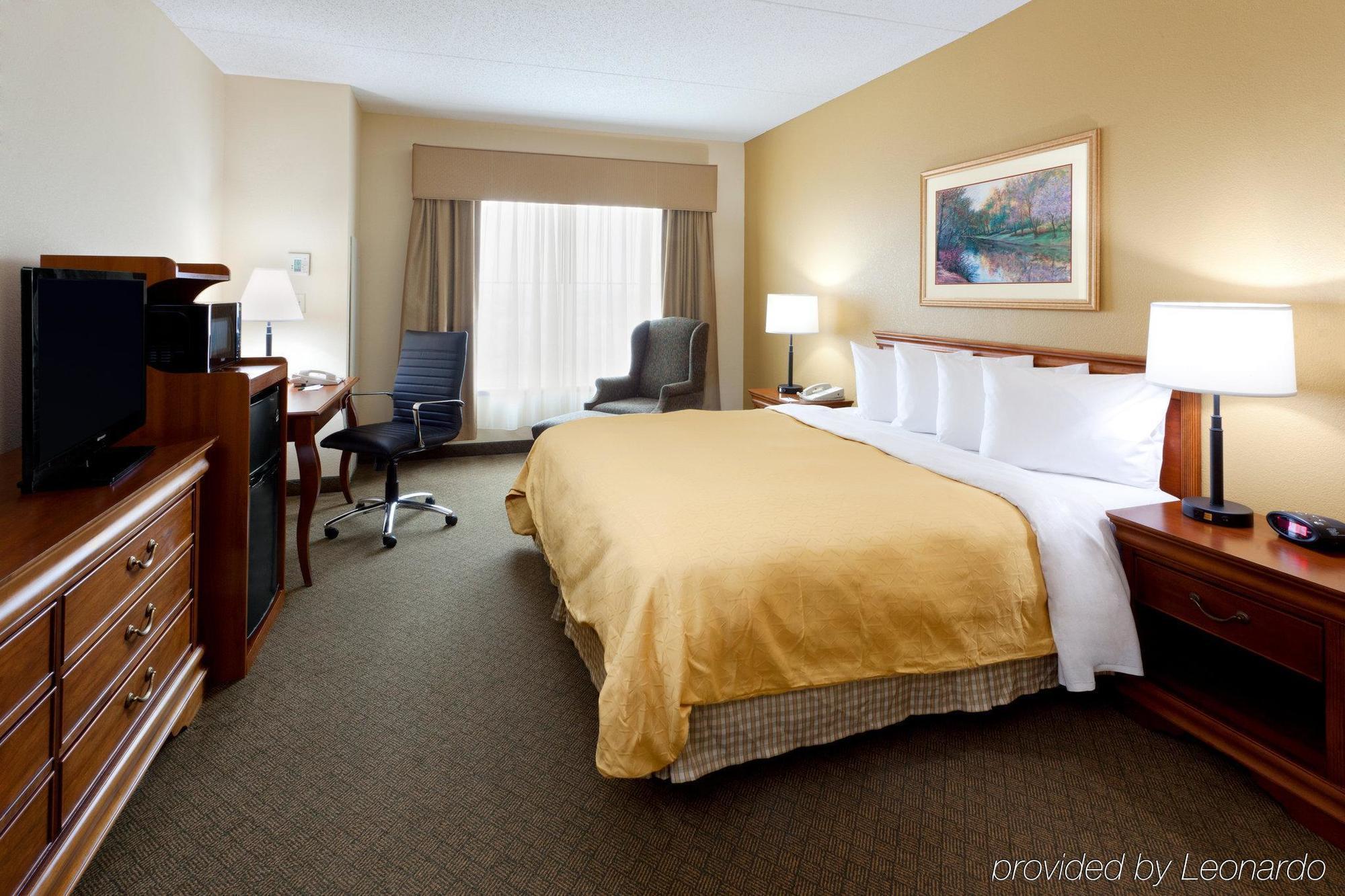 Hampton Inn & Suites By Hilton- Newark Airport Elizabeth Room photo